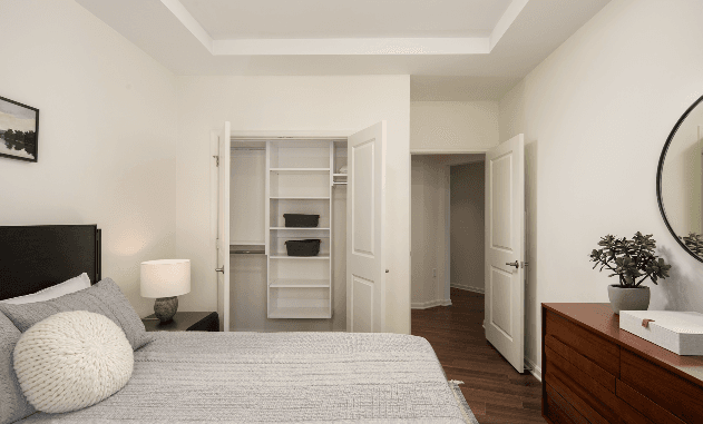Furnished room in 2-bed, Chevy Chase Lake